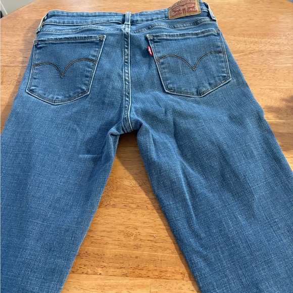 Levi’s 711 Mid-Rise Skinny Distressed Jeans. Size 26 - Picture 3 of 8